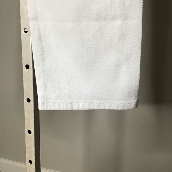 The Limited 917 Jeans White Capris - Picture 6 of 14